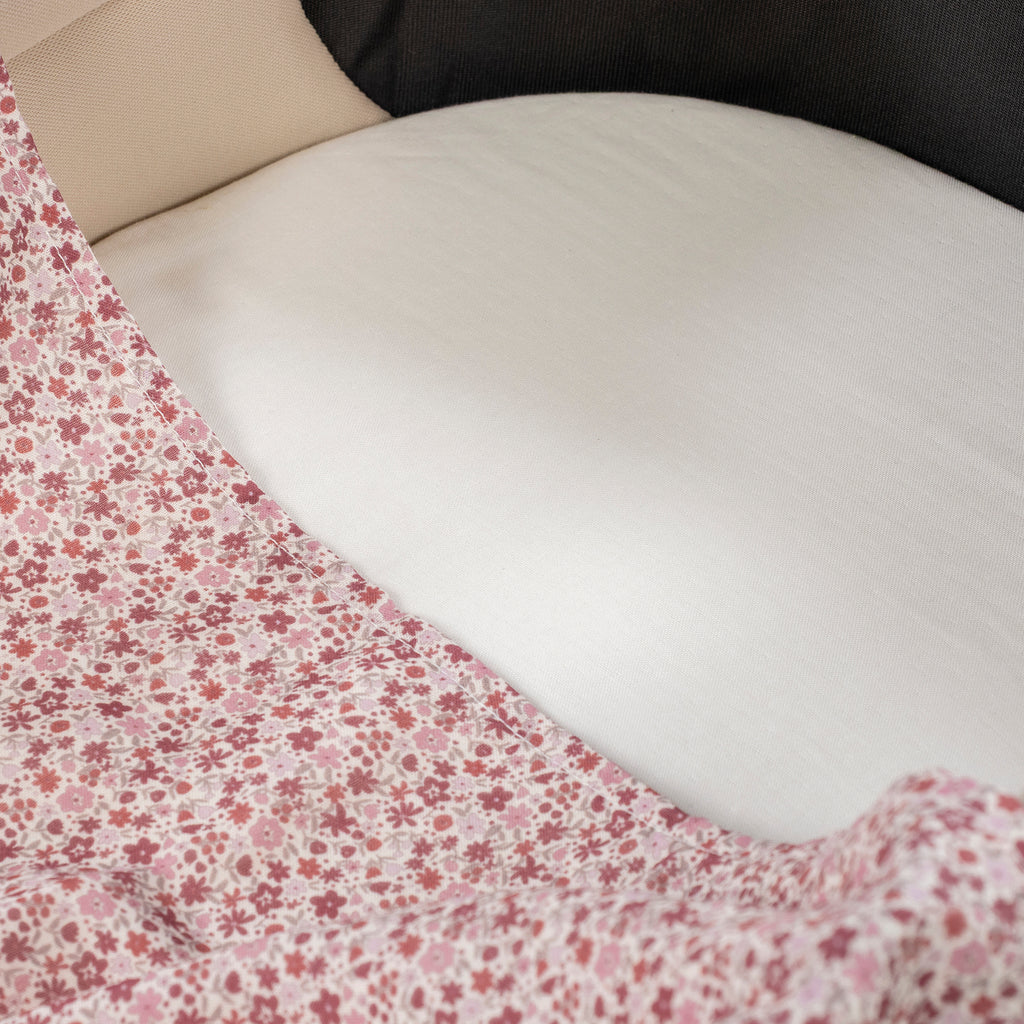 PASITO A PASITO Sabana Ajustable Cuco + Muselina Cherry Flores